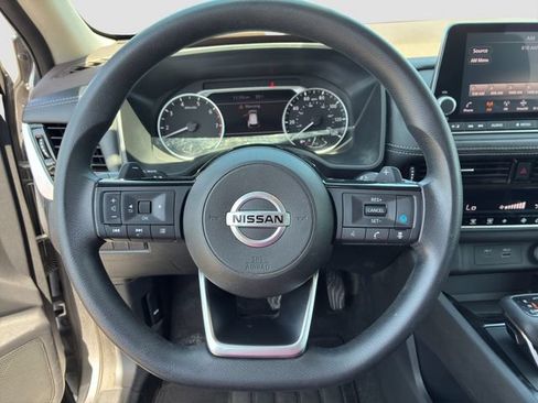 Used 2021 Nissan Rogue SV AWD/4WD image 16