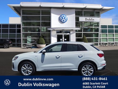 Used 2024 Audi Q3 2.0T Premium w/ Convenience Package AWD/4WD image 7