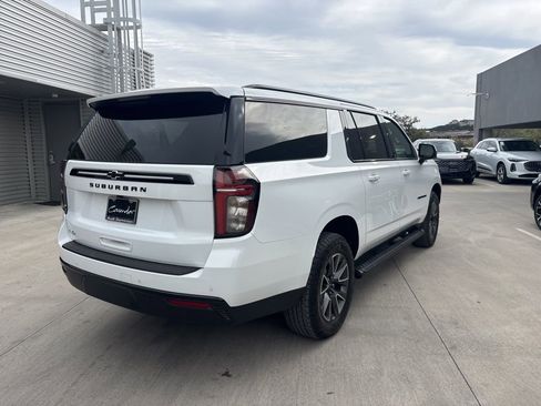 Used 2024 Chevrolet Suburban Z71 w/ Luxury Package image 6