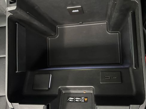 Used 2024 GMC Sierra 1500 SLT w/ SLT Convenience Package image 33