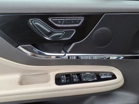 Used 2024 Lincoln Corsair Reserve w/ Equipment Group 201A image 11