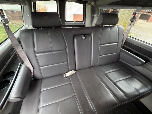 Used 2018 GMC Savana 3500 Extended RWD image 29