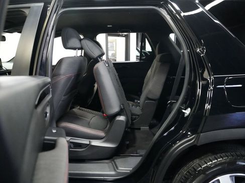Used 2023 Honda Pilot Sport image 31