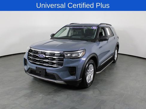 Used 2025 Ford Explorer Active image 2