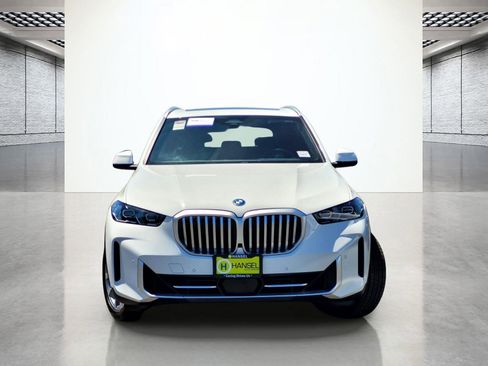Used 2025 BMW X5 xDrive50e AWD/4WD image 4