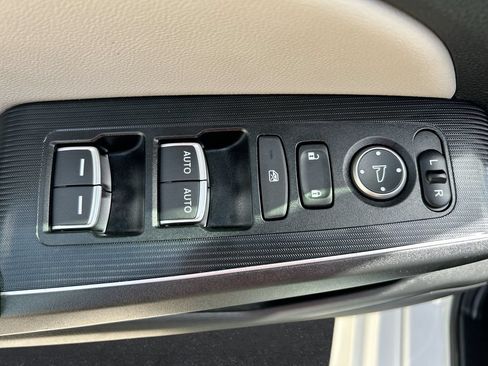 Used 2022 Honda Civic Touring image 13