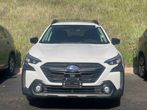 Used 2025 Subaru Outback Premium AWD/4WD image 2
