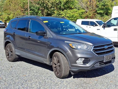 Certified 2018 Ford Escape SE w/ SE Sport Appearance Package image 4