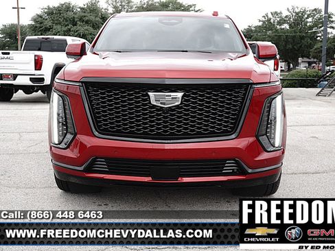 Certified 2025 Cadillac Escalade Sport Platinum w/ LPO, ONYX Package AWD/4WD image 2