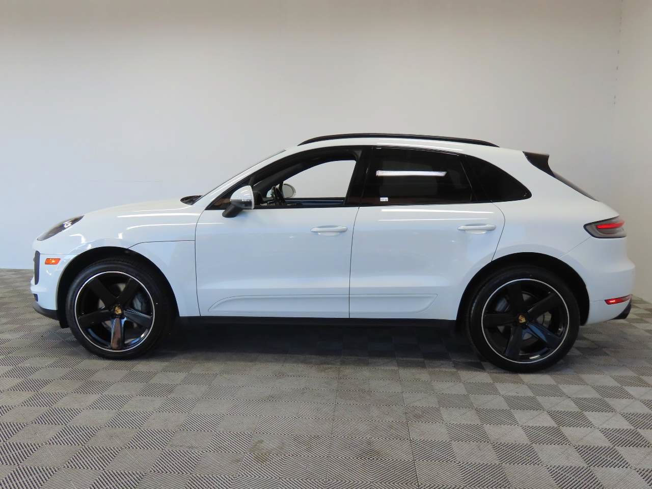 Used 2021 Porsche Macan S AWD/4WD image 5