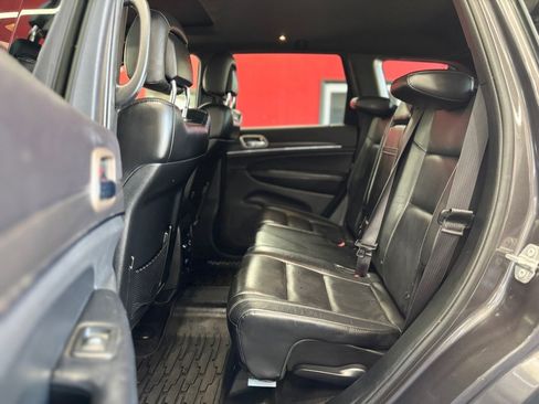 Used 2017 Jeep Grand Cherokee Limited AWD/4WD image 11