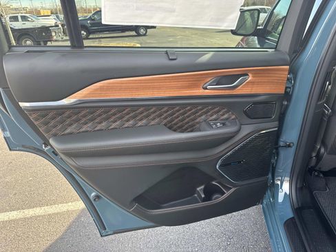 New 2026 Jeep Grand Cherokee L Summit image 15