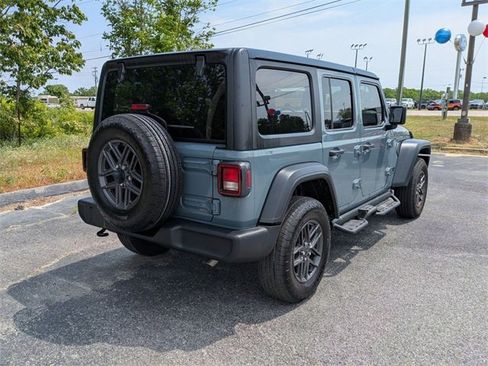 Used 2024 Jeep Wrangler Sport S image 9