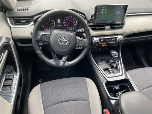 Used 2019 Toyota RAV4 XLE image 15