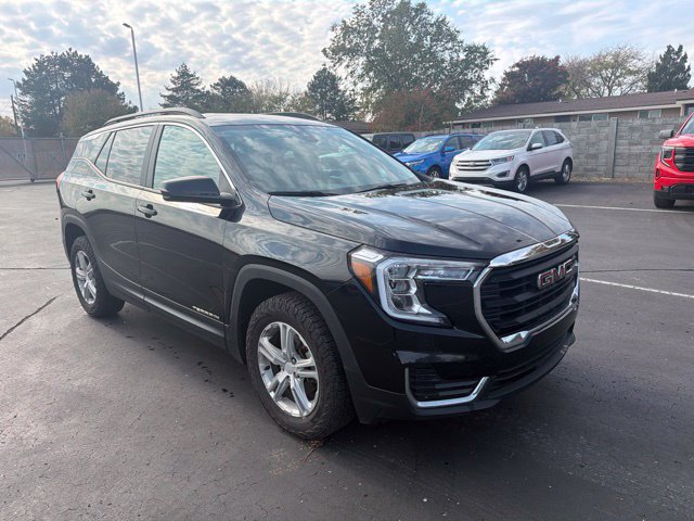 Used 2024 GMC Terrain SLE w/ Driver Convenience Package AWD/4WD image 4