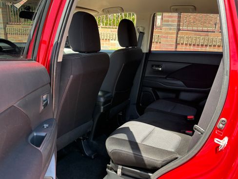 Used 2018 Mitsubishi Outlander SE FWD image 7