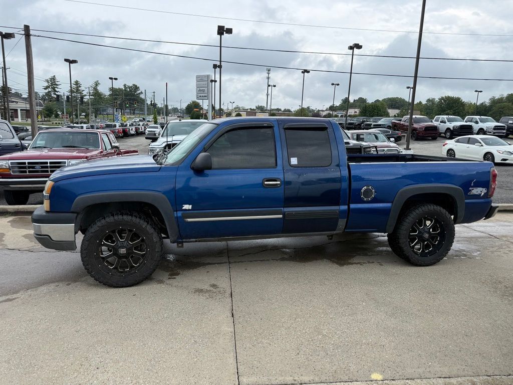 Used 2004 Chevrolet Silverado 1500 4x4 Extended Cab w/ Light Duty Power Package image 10