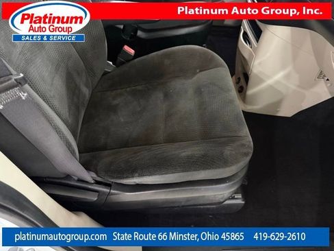Used 2017 Dodge Grand Caravan SE FWD image 37