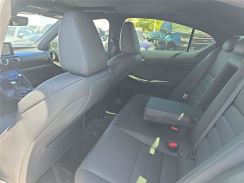 Used 2022 Lexus IS 350 F Sport image 9