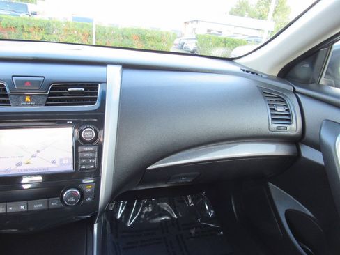 Used 2014 Nissan Altima 2.5 SL w/ Technology Package FWD image 26