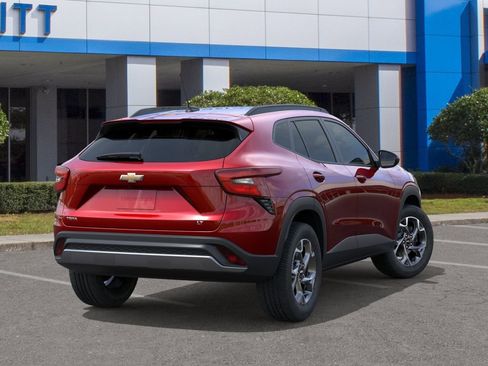 New 2026 Chevrolet Trax LT w/ Driver Confidence Package FWD image 4