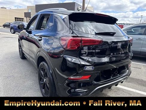 Used 2024 Buick Encore GX Sport Touring AWD/4WD image 9