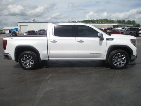 Used 2023 GMC Sierra 1500 SLT w/ SLT Convenience Package AWD/4WD image 5
