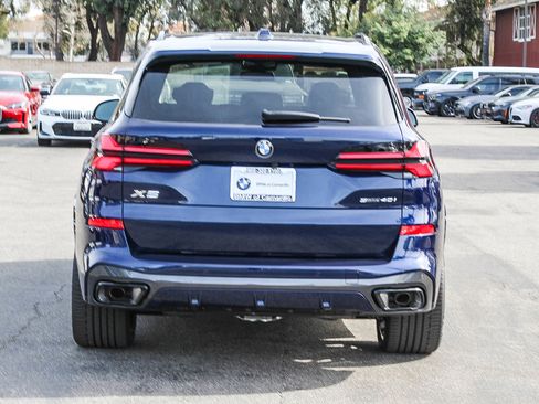New 2026 BMW X5 sDrive40i w/ M Sport Package image 5