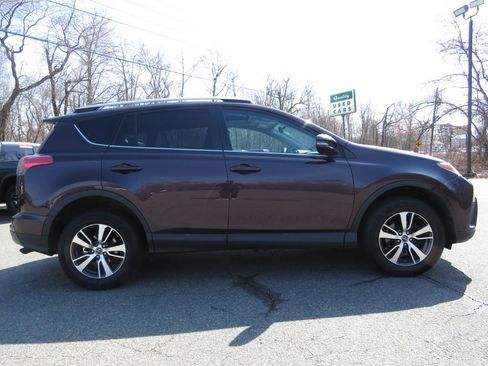 Used 2016 Toyota RAV4 XLE w/ Convenience Package image 4