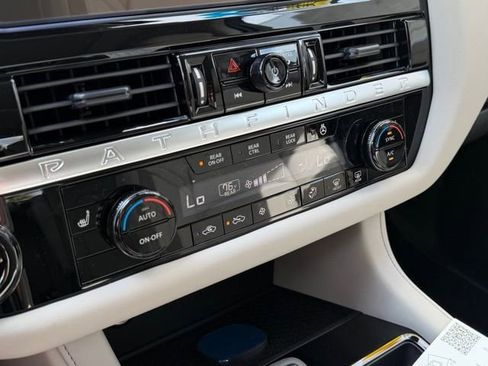 New 2026 Nissan Pathfinder SL image 21