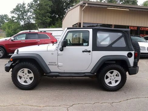 Used 2010 Jeep Wrangler Sport image 4