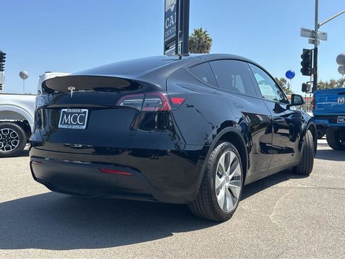 Used 2022 Tesla Model Y Long Range AWD/4WD image 13