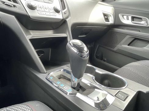 Used 2017 Chevrolet Equinox LS image 30