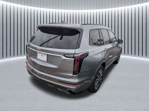 Certified 2023 Cadillac XT6 Sport w/ Platinum Package AWD/4WD image 4