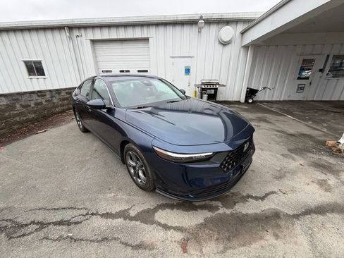 Used 2023 Honda Accord EX image 7