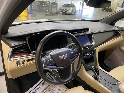 Used 2019 Cadillac XT5 Premium Luxury image 23