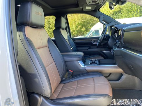 Used 2024 Chevrolet Silverado 2500 High Country w/ High Country Premium Package image 39