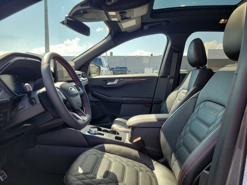 Certified 2023 Ford Escape ST-Line Elite w/ Premium Technology Package AWD/4WD image 18