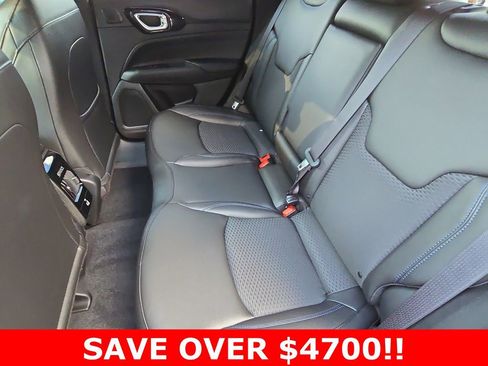 New 2025 Jeep Compass Latitude w/ Sun & Sound Group image 15