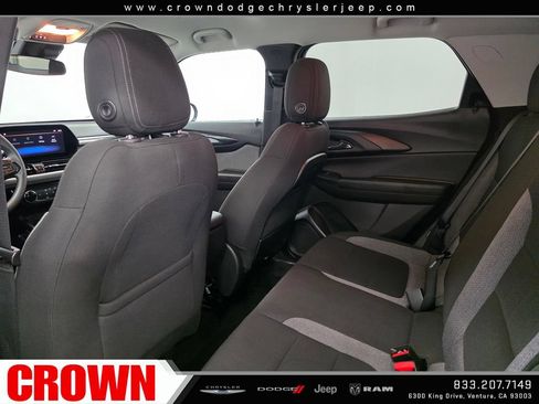 Used 2025 Chevrolet TrailBlazer LT FWD image 17