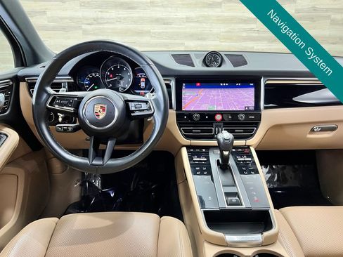 Used 2023 Porsche Macan AWD/4WD image 2