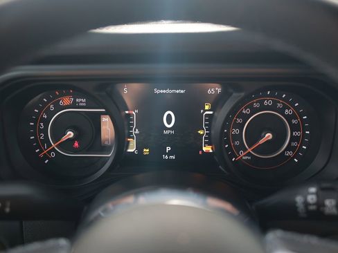 New 2026 Jeep Wrangler Unlimited Sahara AWD/4WD image 17