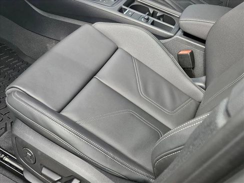 New 2025 Audi Q3 2.0T Premium w/ Convenience Package image 4