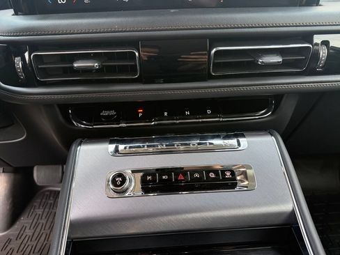 Used 2025 Lincoln Aviator AWD image 18