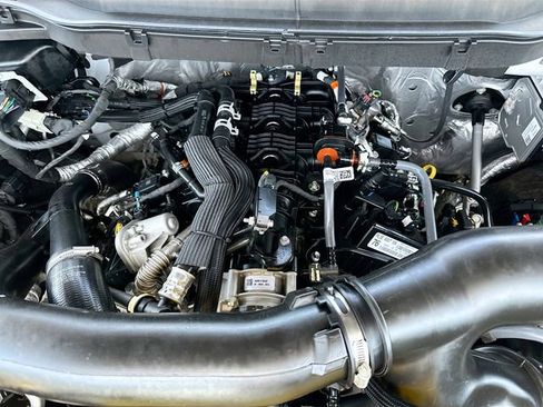 Used 2025 Ford F150 Lariat w/ Equipment Group 502A High AWD/4WD image 30