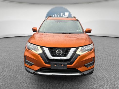 Used 2019 Nissan Rogue SV w/ Sun & Sound Touring Package image 9