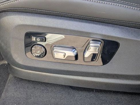 New 2026 BMW X5 M60i image 4