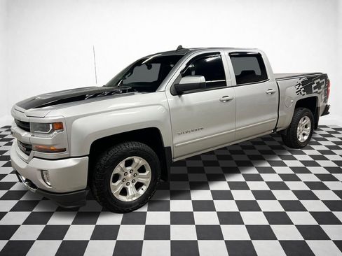 Certified 2018 Chevrolet Silverado 1500 LT w/ All Star Edition image 5