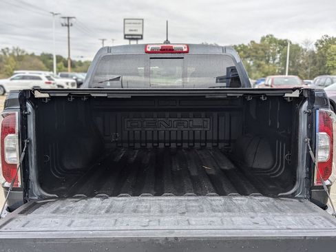 Used 2021 GMC Canyon Denali image 17