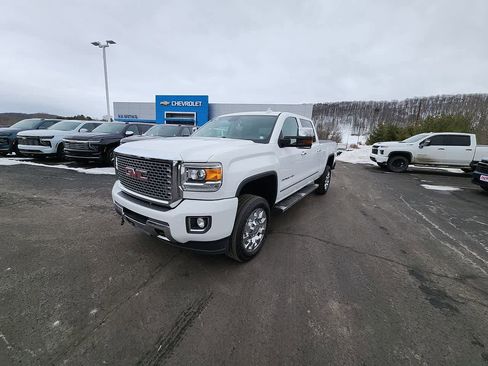 Certified 2015 GMC Sierra 2500 Denali w/ Duramax Plus Package image 1